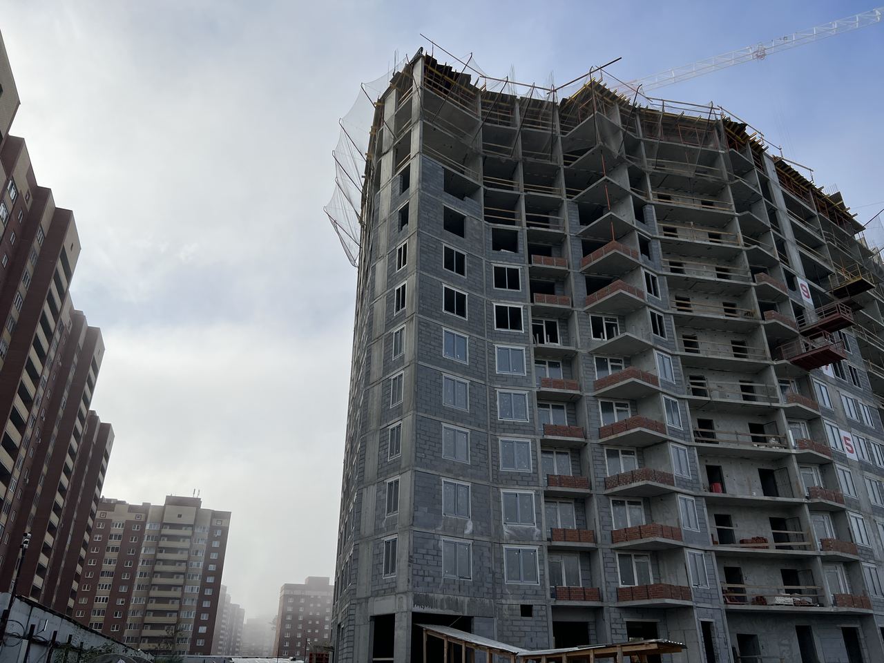 Общий вид дома, сентябрь 2026